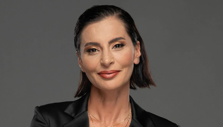Hande Fırat kimdir