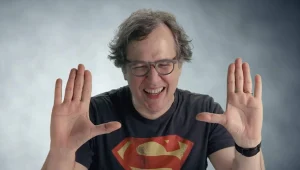 İlker Canıklıgil kimdir? İlker Canıklıgil, Türkiye’nin yetenekli yönetmenlerinden biri olarak