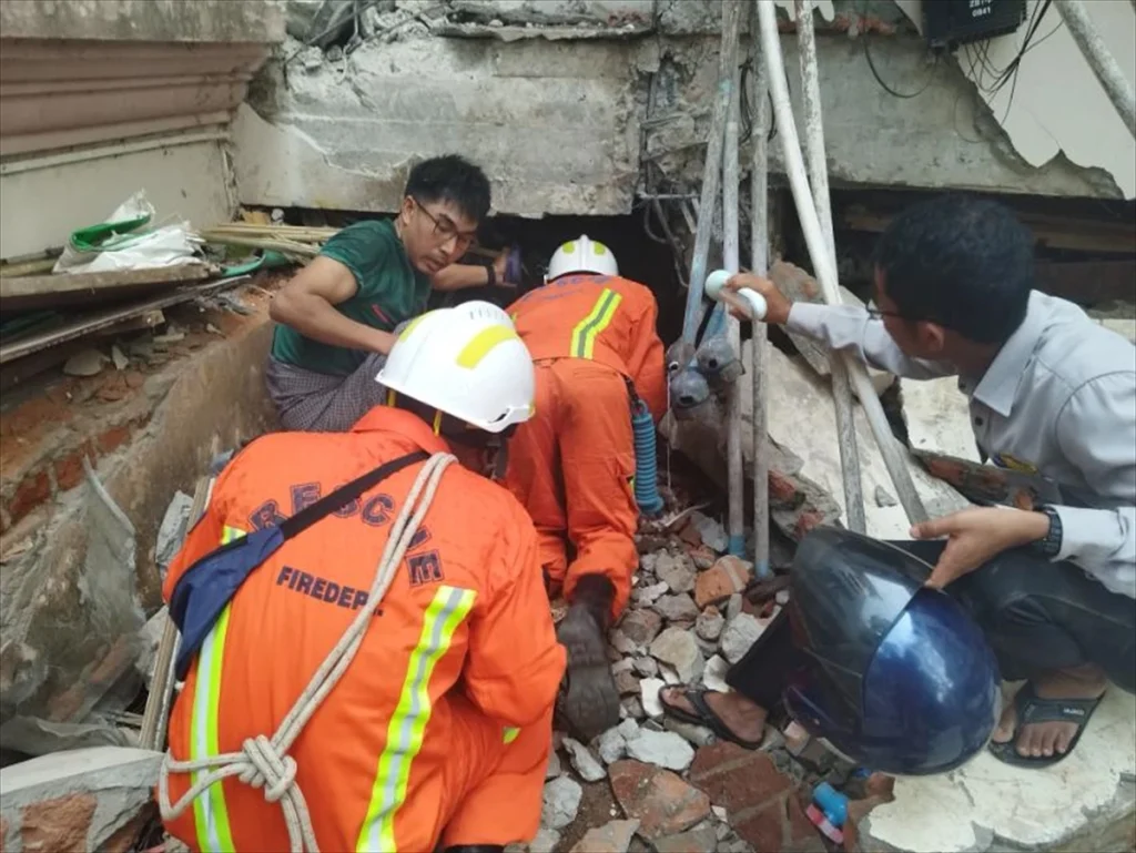 myanmar deprem 3
