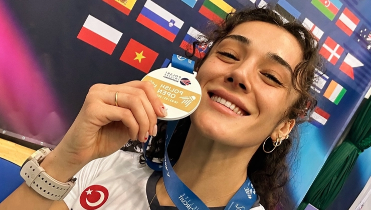Neslihan Arın kimdir