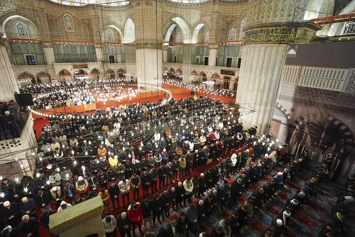Ramazan ayının başlamasıyla Türkiye’nin yanı sıra dünyanın çeşitli ülkelerinde camilere