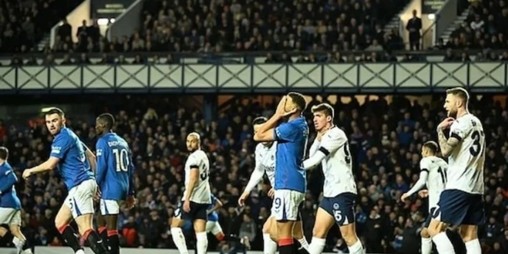 rangers-ırk-pankart-açıklama