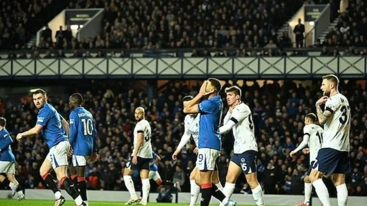 Rangers, Fenerbahçe Maçındaki Irkçı Pankartla İlgili UEFA’nın Açtığı Soruşturma Hakkında