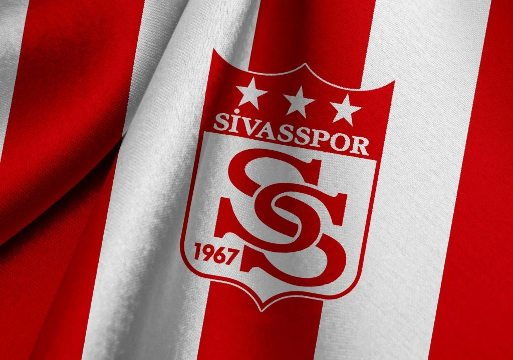 Sivasspor, Adana Demirspor’u 5-1 Yenerek Alt Sıralardan Kurtulma Yolunda Önemli