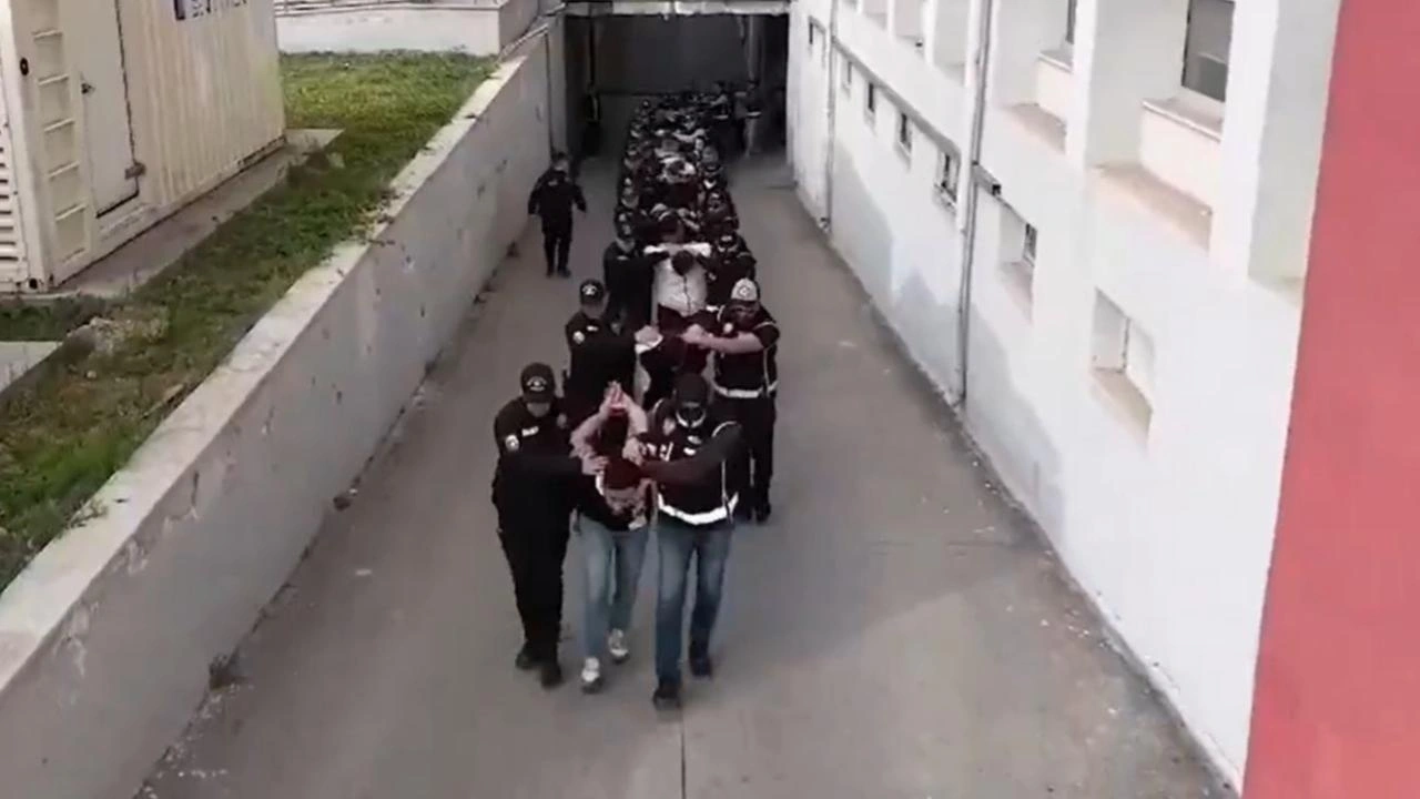 İçişleri Bakanı Ali Yerlikaya, sosyal medya hesabından yaptığı paylaşımda, Adana,