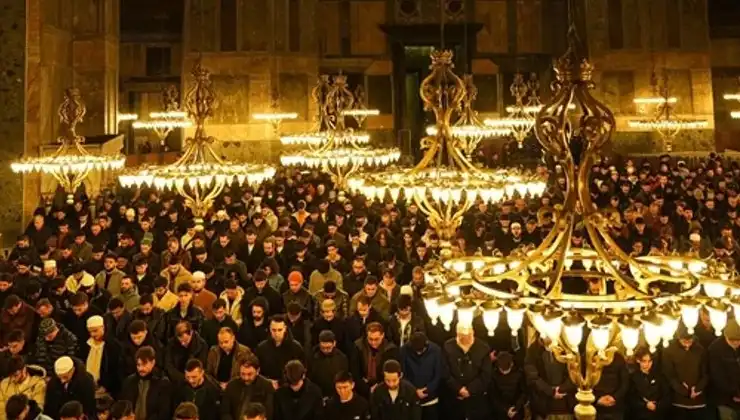 Teravih Namazı Farz mı