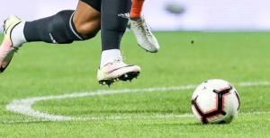 14 Nisan Pazartesi günü sporseverler için heyecan dolu geçiyor. Hem