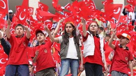 24 Nisan 2025 Tatil Mi? Yarım Gün Mü? Kaç Gün Tatil Olacak?