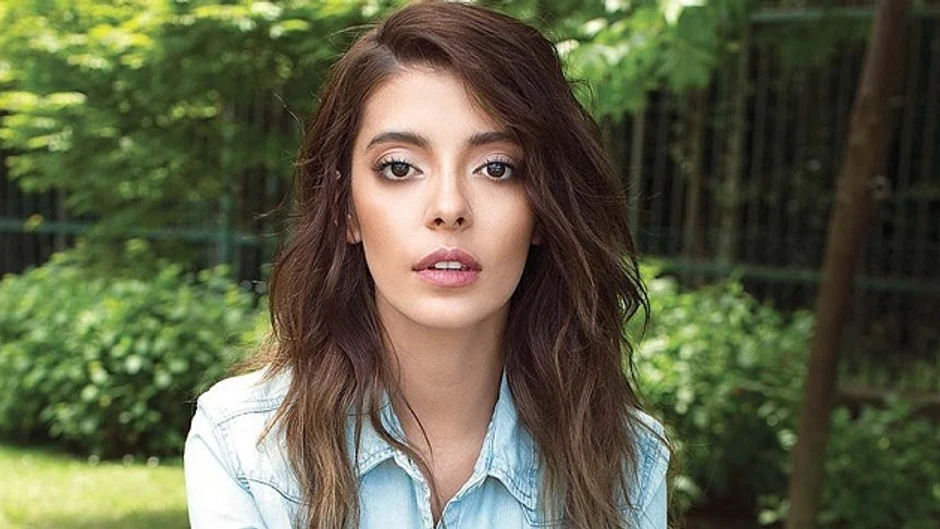 Rol aldığı projelerdeki başarılı performansıyla adından sıkça söz ettiren Selin