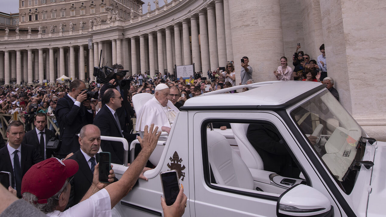 Katolik dünyasının ruhani lideri Papa Francis’in 88 yaşında hayatını kaybetmesinin