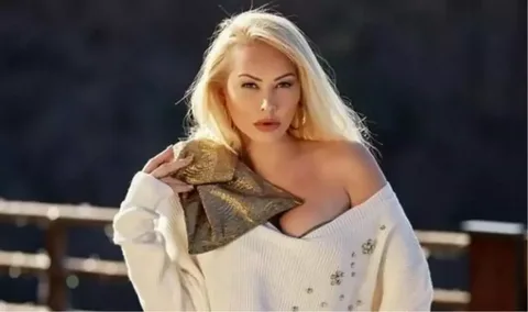 Aylin Coşkun’dan Aşkın Manifestosu: “Boşanmıyoruz, Daha Yeni Başlıyoruz!” Aylin Coşkun’dan Aşkın Manifestosu: “Boşanmıyoruz, Daha Yeni Başlıyoruz!”