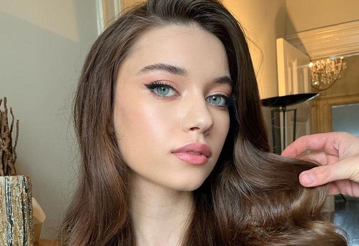 Afra Saraçoğlu'nun Yeni Dizisi Pera'dan Alacağı Ücret Dudak Uçuklattı! Pera Dizisi Ne Zaman Başlıyor, Hangi Kanalda?