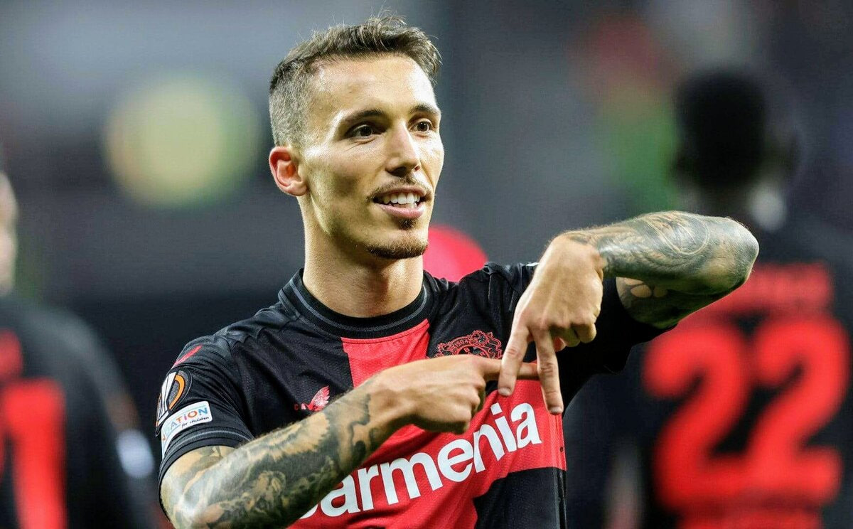 Alex Grimaldo Kimdir? Bayer Leverkusen formasıyla 2024-2025 sezonuna damga vuran
