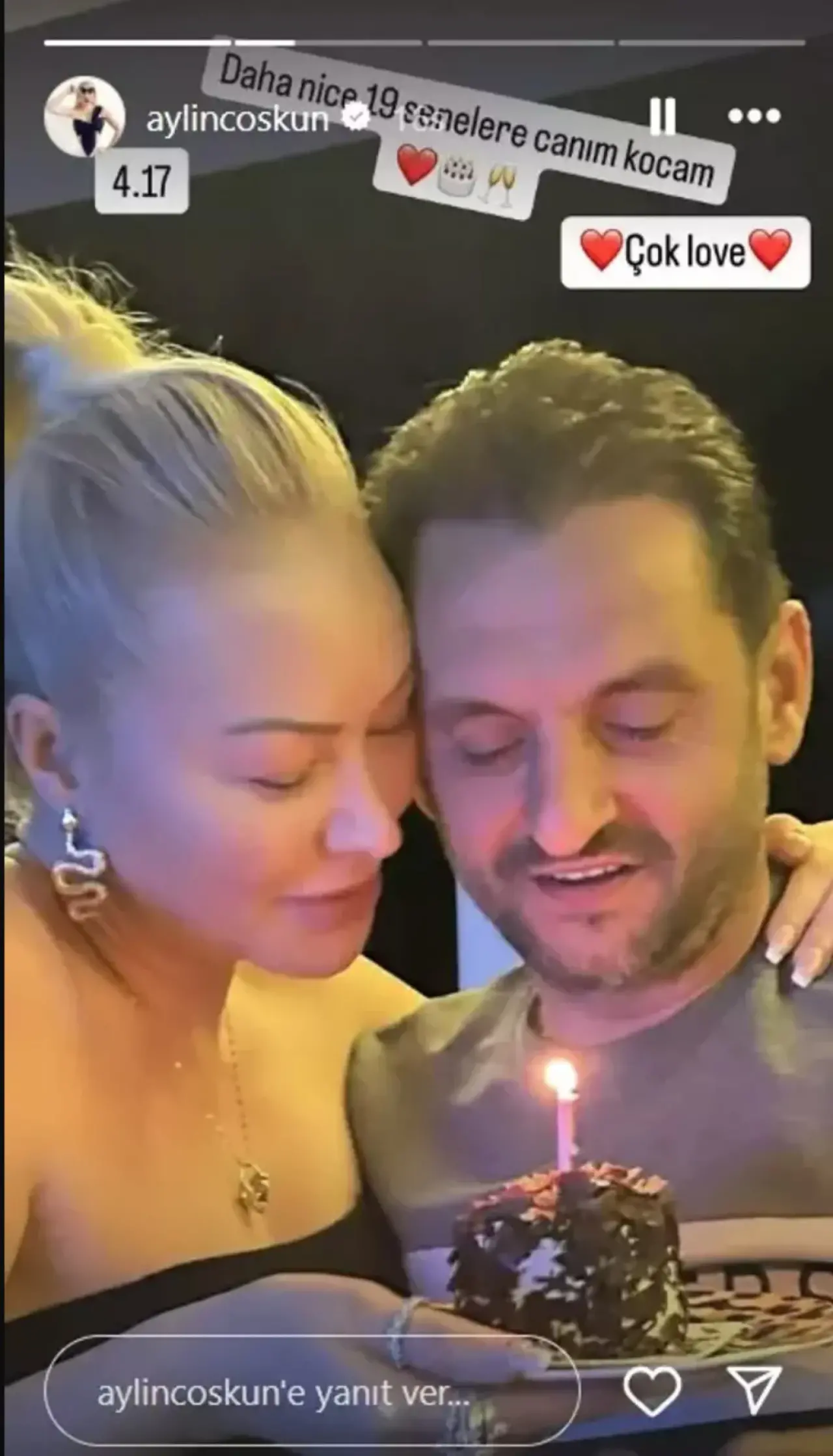 Aylin Coşkun’dan Aşkın Manifestosu: “Boşanmıyoruz, Daha Yeni Başlıyoruz!” Aylin Coşkun’dan Aşkın Manifestosu: “Boşanmıyoruz, Daha Yeni Başlıyoruz!”