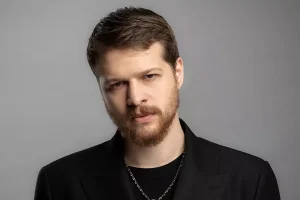 Yakışıklı oyuncu Burak Yörük, samimi açıklamalarıyla gündemde. Son olarak konuk