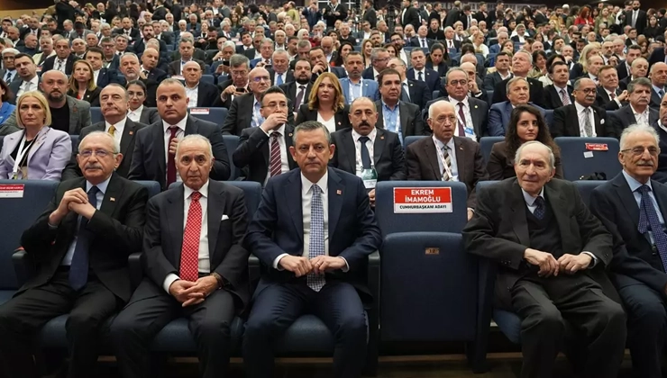 CHP'de olağanüstü kurultay: O aday çekildi!