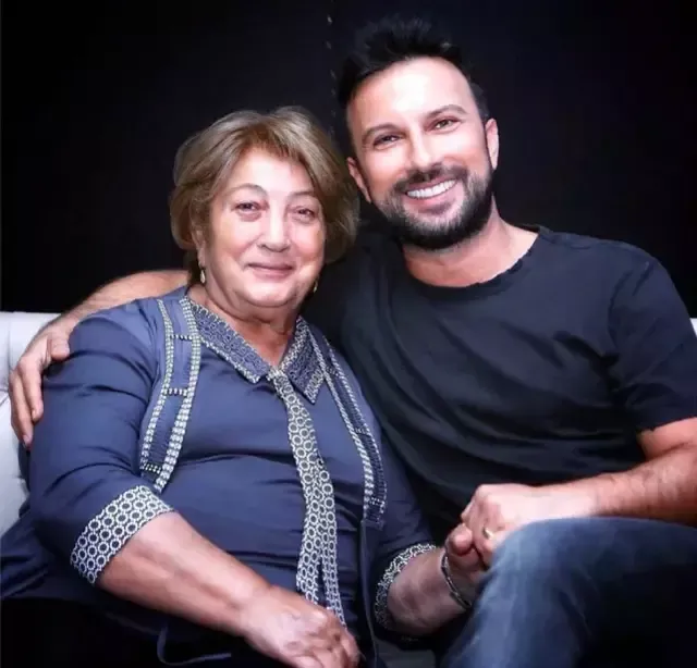 Türk pop müziğinin megastarı Tarkan, annesi Neşe Tevetoğlu’nu kaybetmenin derin