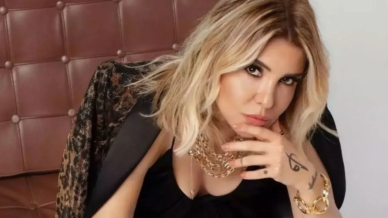 Magazin dünyasının dikkat çeken ismi Gülben Ergen, son dönemde duygu