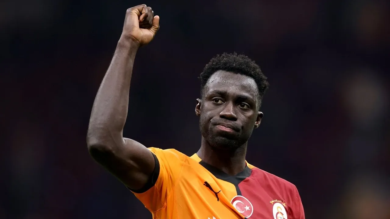 Süper Lig devlerinden Galatasaray’da Davinson Sanchez’in Geleceği Hakkında Son Gelişmeler