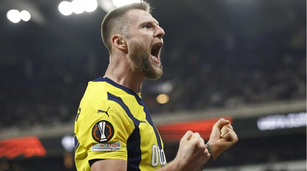 Fenerbahçe’nin Slovak stoperi Milan Skriniar ile sözleşme uzatmak için harekete
