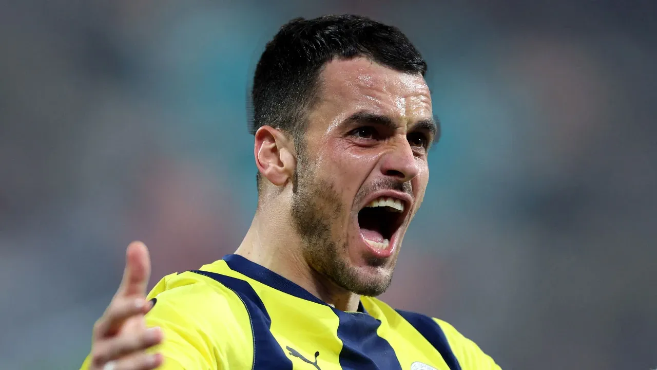 Fenerbahçe, Süper Lig şampiyonluk yarışını sürdürürken, bir yandan da gelecek