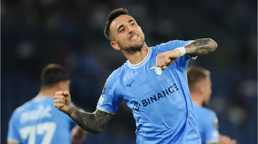 Fenerbahçe, yaz transfer dönemi çalışmalarını hız kesmeden sürdürüyor. Orta saha