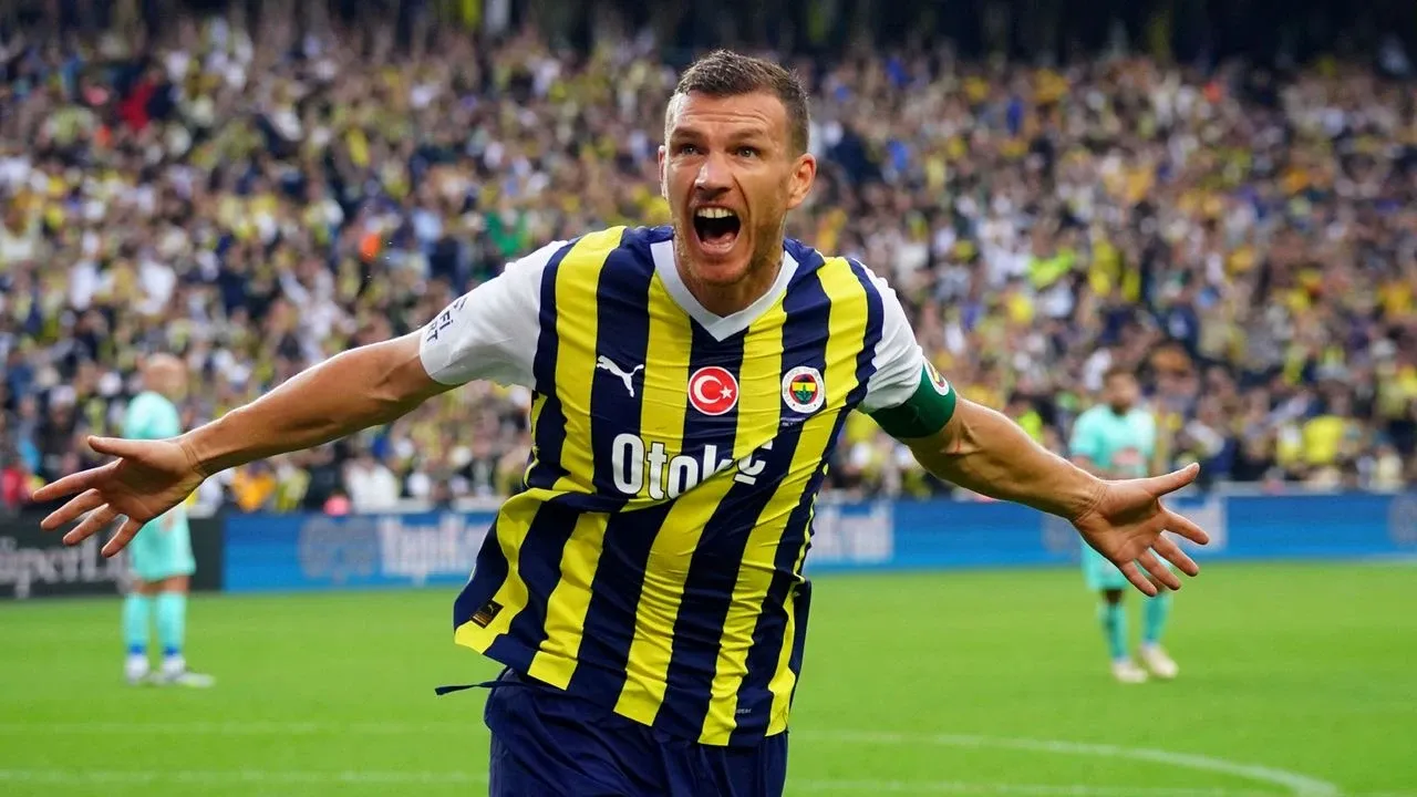 Fenerbahçe’nin tecrübeli golcüsü Edin Dzeko ile ilgili dikkat çeken bir