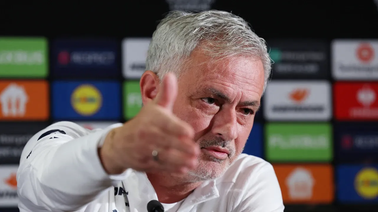 Fenerbahçe Teknik Direktörü Jose Mourinho, Chelsea’nin 2005 yılında kazandığı Premier