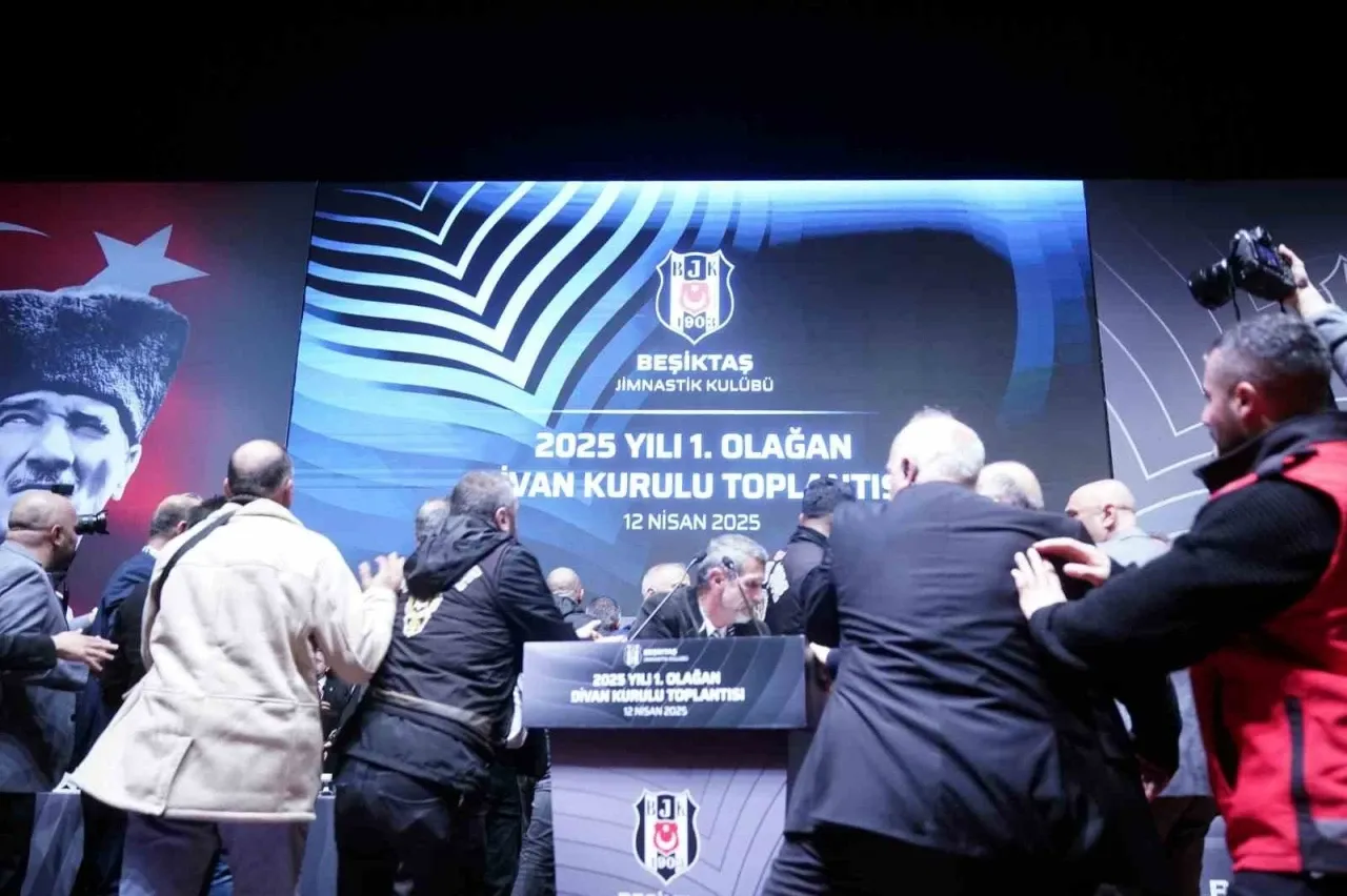 Beşiktaş Olağan Divan Kurulu’nda Yumruklu Kavga: Hasan Arat ve Tevfik Yamantürk Karşı Karşıya
