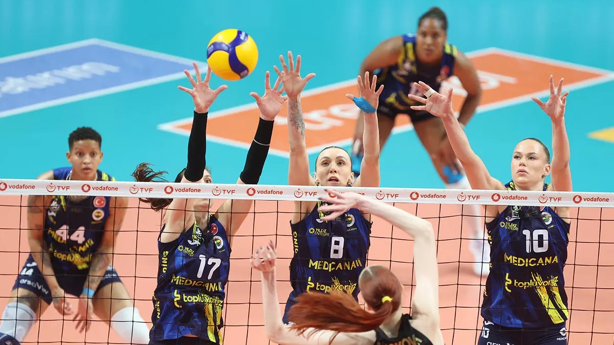 Vodafone Sultanlar Ligi play-off final serisinin ilk maçında dev bir