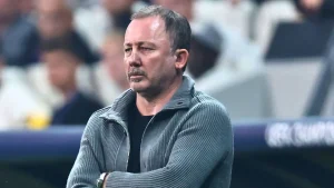 Türk futbolunun önemli isimlerinden teknik direktör ve futbol yorumcusu Sergen