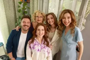 2003-2006 yılları arasında Türk televizyonlarının en sevilen dizilerinden biri olan