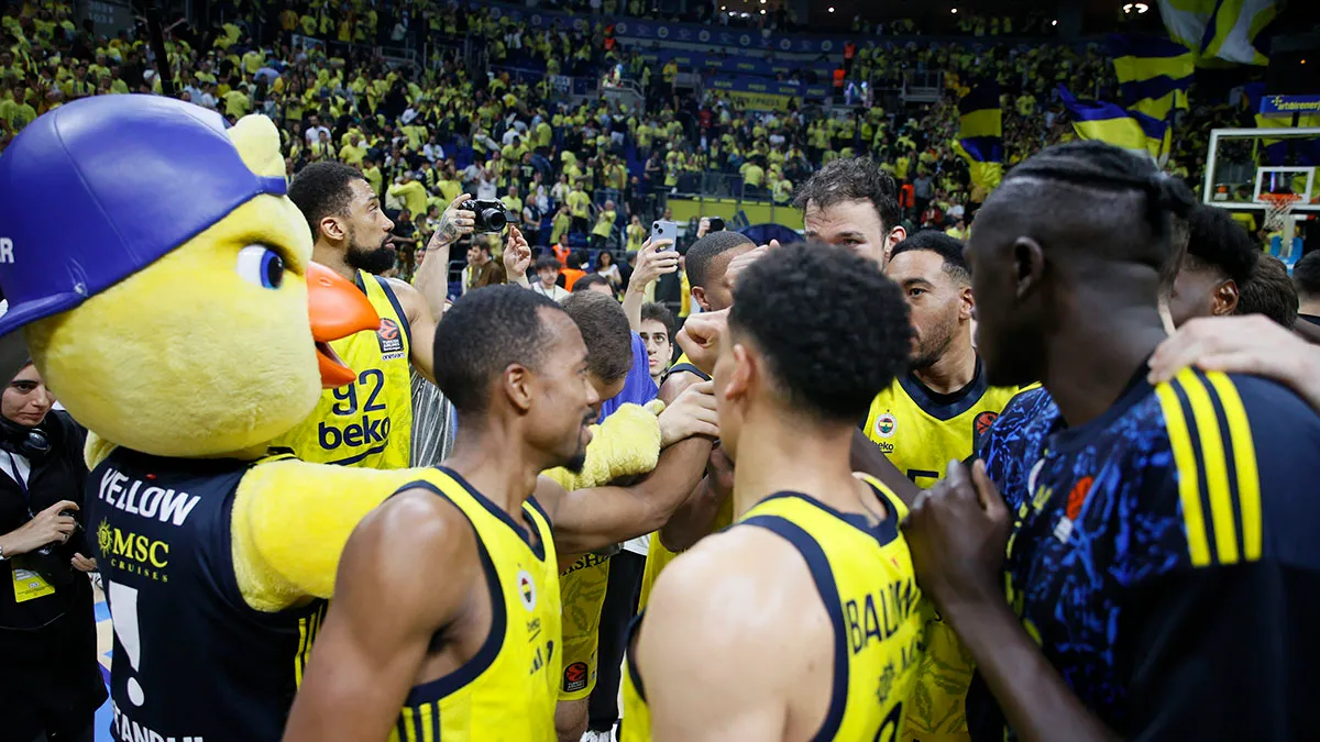 Turkish Airlines EuroLeague play-off serisinin üçüncü maçında Paris Basketball ile
