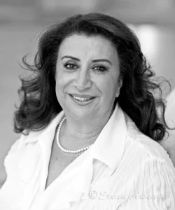 Türk televizyonunun unutulmaz dizilerinden biri olan “Hayat Bilgisi”nin “Afet Öğretmen”i