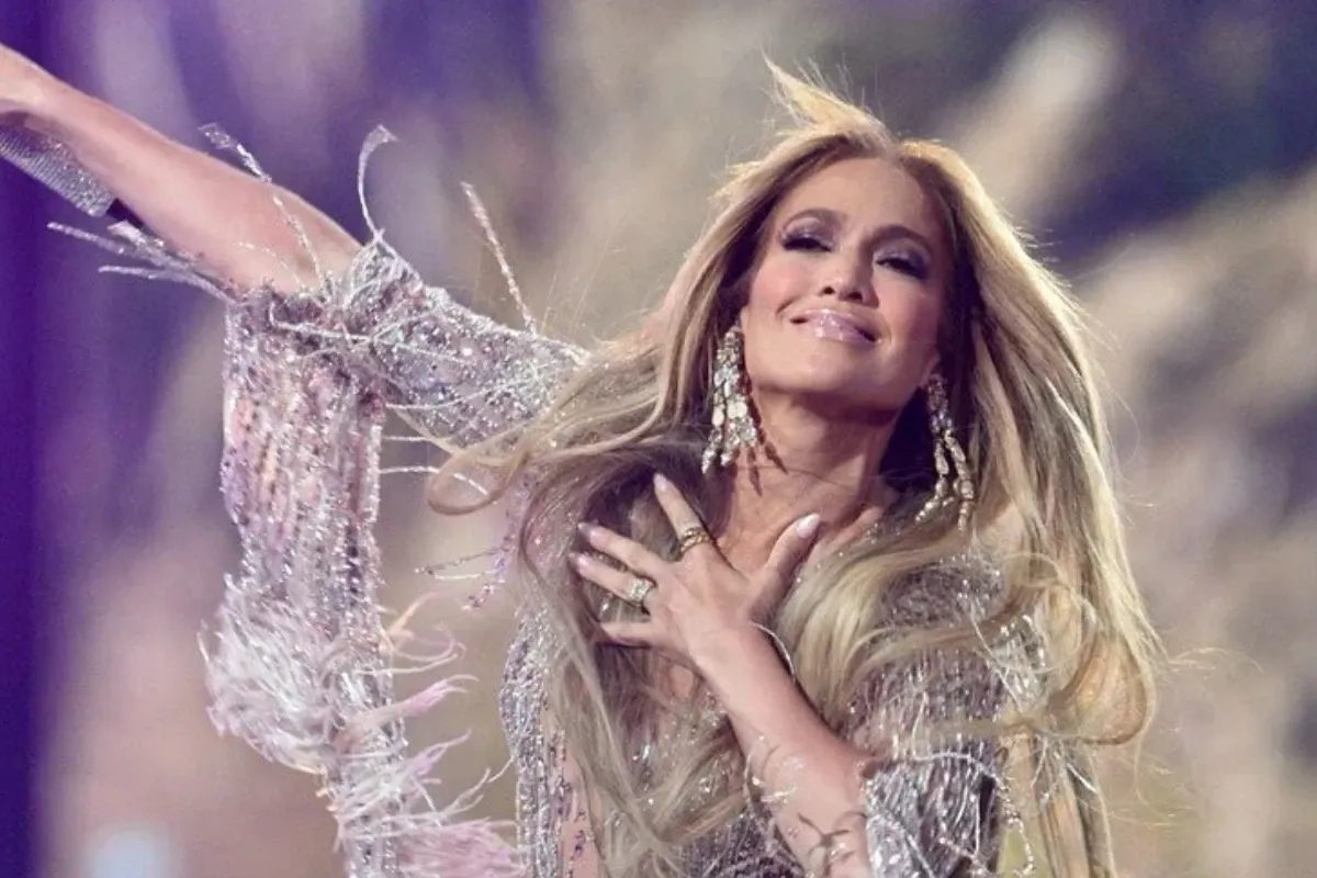 Dünyaca ünlü yıldız Jennifer Lopez, yaz aylarında Türk hayranlarıyla buluşmak