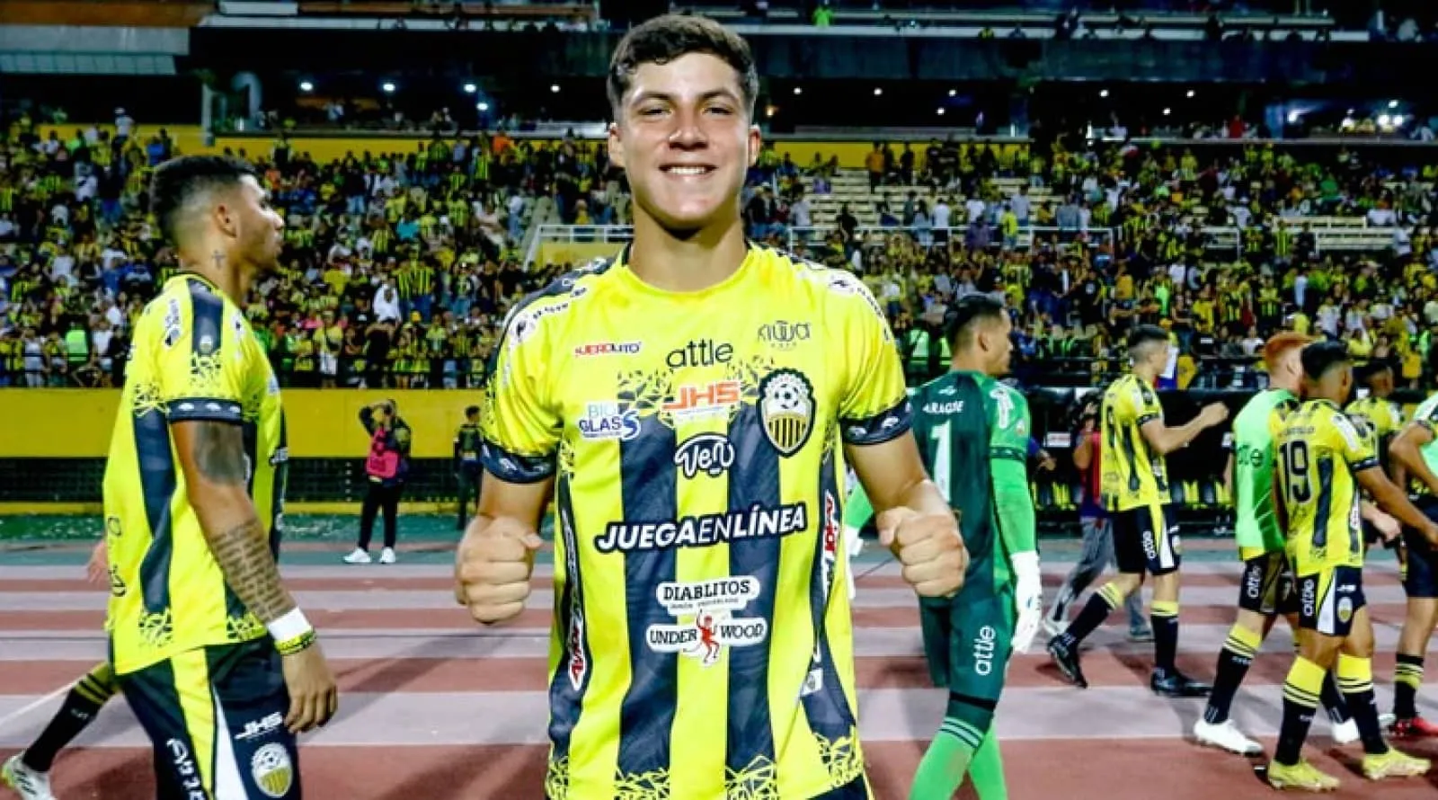 Yeni sezon için transfer çalışmalarına hız veren Fenerbahçe, sürpriz bir