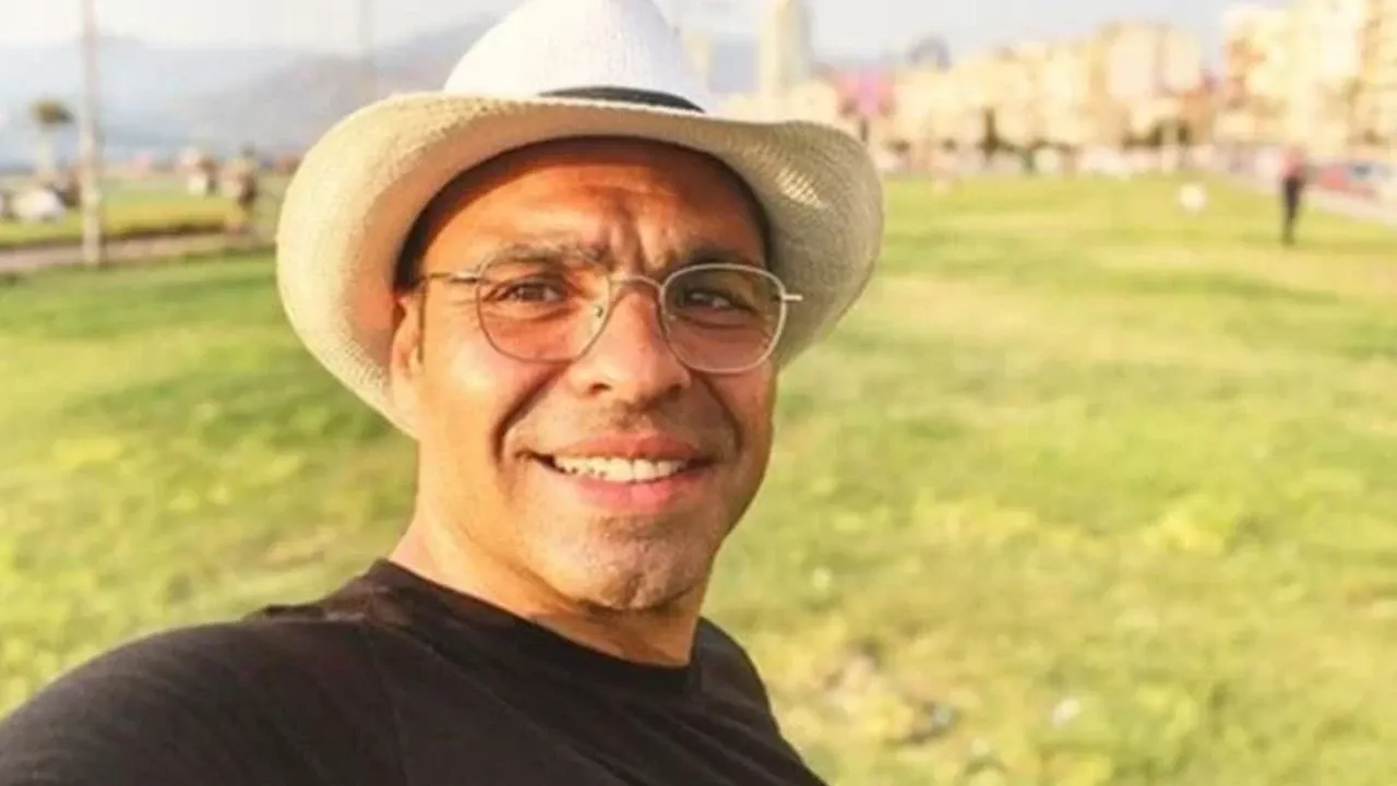 Oyuncu ve sunucu Okan Karacan, YouTube’da yayınlanan bir programa konuk