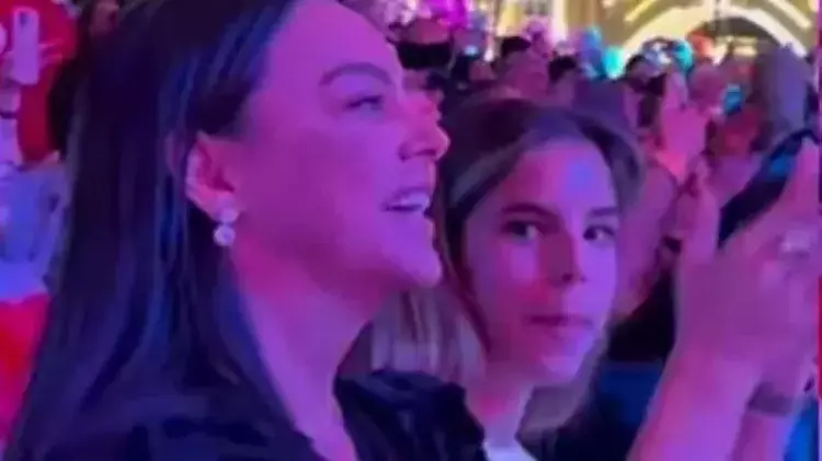 Ebru Gündeş’in Kızı Alara Zarrab Yıllar Sonra İlk Kez Görüntülendi! Güzelliğiyle Sosyal Medyayı Salladı