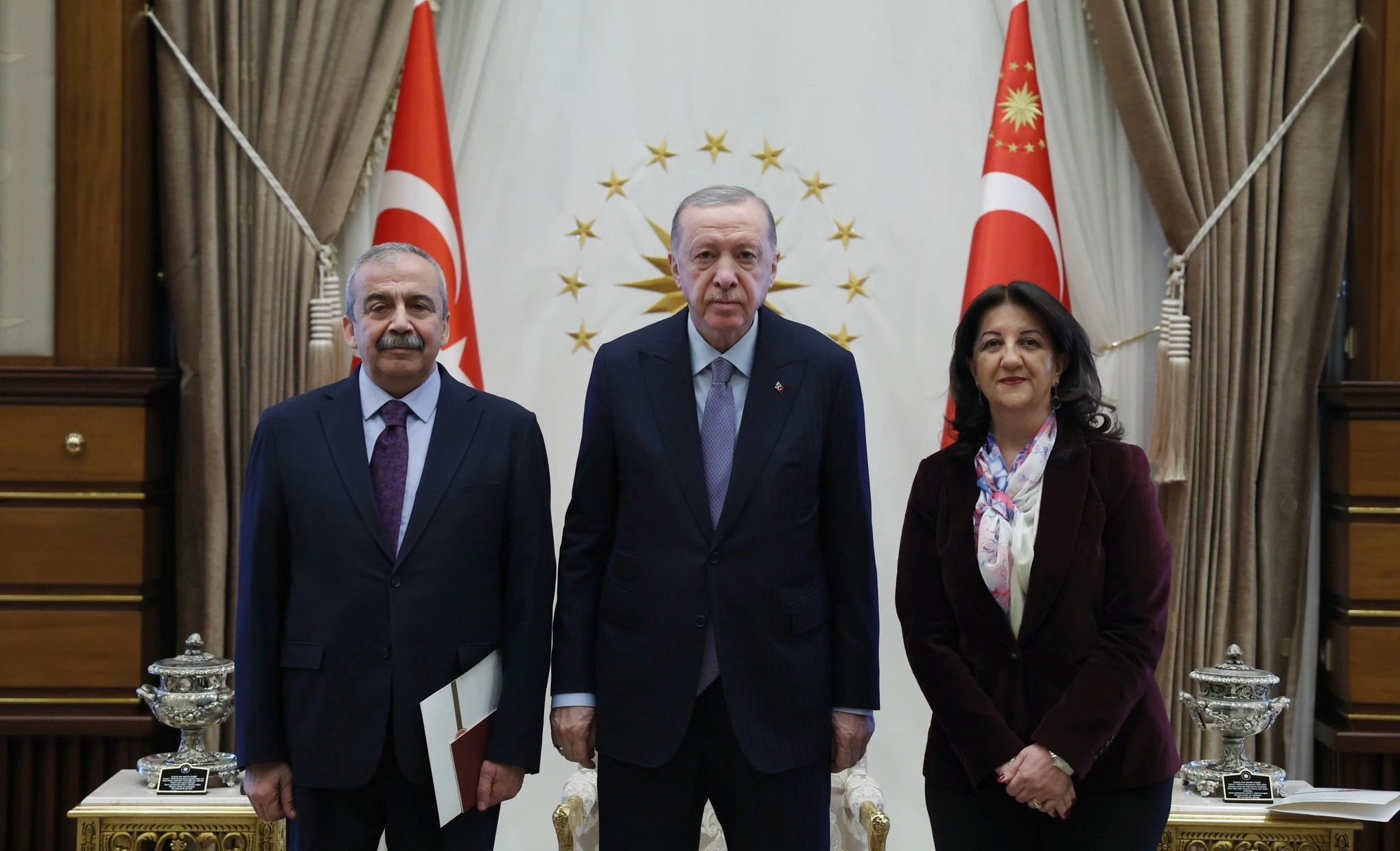Cumhurbaşkanı Recep Tayyip Erdoğan, Beştepe’de DEM Parti heyetini kabul etti.