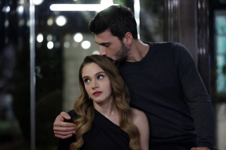 NOW ekranlarında yayınlanan ve her perşembe akşamı izleyiciyi ekran başına