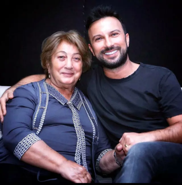 Gözyaşlarını Tutamamıştı, Günler Sonra Konuştu: Tarkan’dan Anlamlı Veda Paylaşımı Gözyaşlarını Tutamamıştı, Günler Sonra Konuştu: Tarkan’dan Anlamlı Veda Paylaşımı