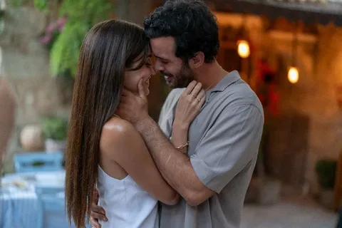 Hande Erçel ve Barış Arduç'lu Aşkı Hatırla Dizisinin İlk Fragmanı Çıktı! Aşkı Hatırla Dizisinin Yeni Tanıtımını İzle!