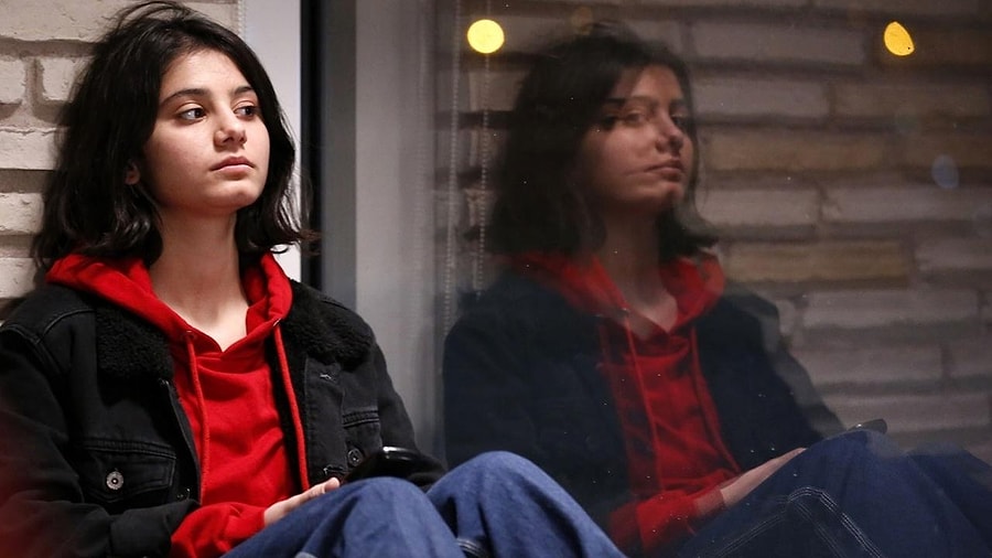 Helin Kandemir Biyografisi: Aslen Nereli, Boyu Kaç, Kaç Yaşında, Sevgilisi Kim, Annesi Ve Babası Kim, Kimin Torunu, Hangi Dizide Oynuyor, Yaprak Dökümünde Oynadı Mı, Hangi Bölüm Mezunu?
