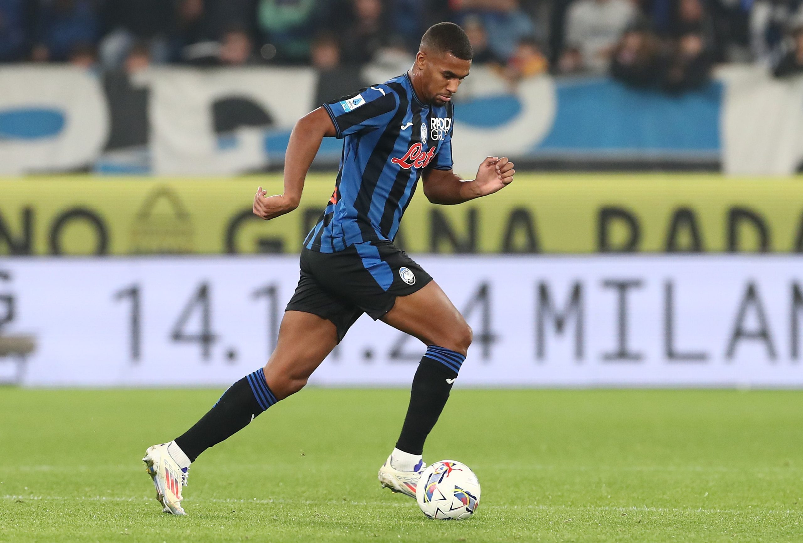 Isak Hien Kimdir? Boyu, Kilosu, Yaşı Kaç? Kaç Numara, Hangi Ülkeli, Dini, Piyasa Değeri, Mevkii, İstatistikleri, Hangi Takımlarda Oynadı? Atalanta Isak Hien Biyografisi ve Futbol Kariyeri