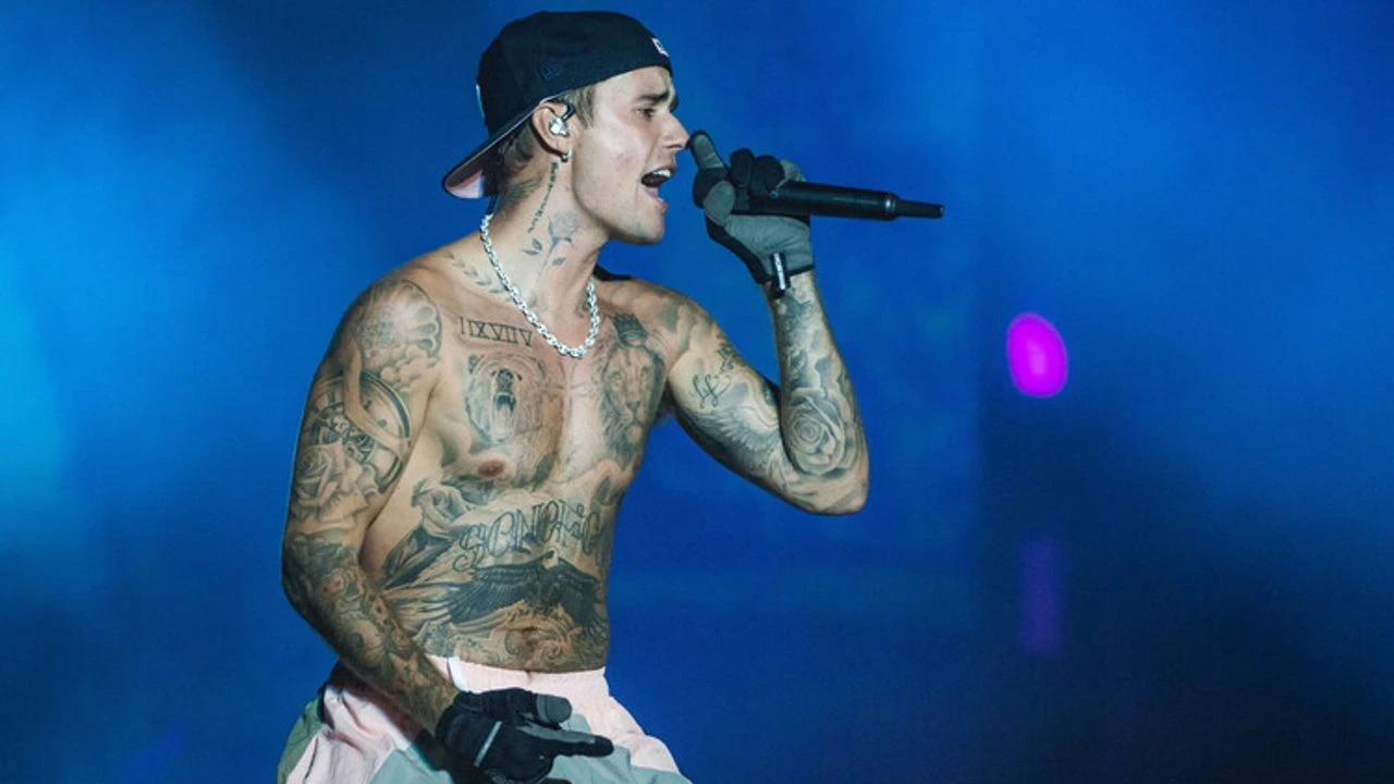 Dünyaca ünlü Kanadalı şarkıcı Justin Bieber, uzun yıllardır birlikte olduğu