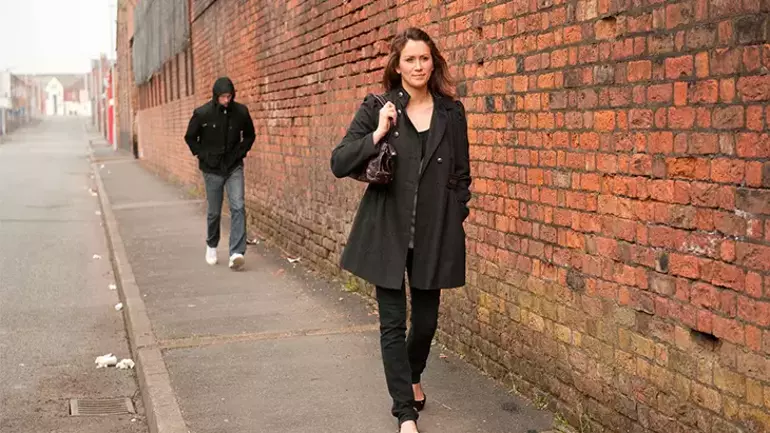 Kadınların Sokak Güvenliğine Bomba Gibi İcat: El Bombası Görünümlü Cihazla Tacize Son