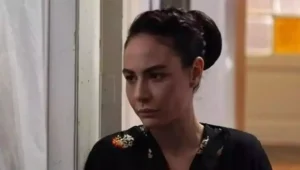 Kral Kaybederse Berna kimdir? Açelya Devrim Yılhan’ın canlandırdığı gizemli cerrah