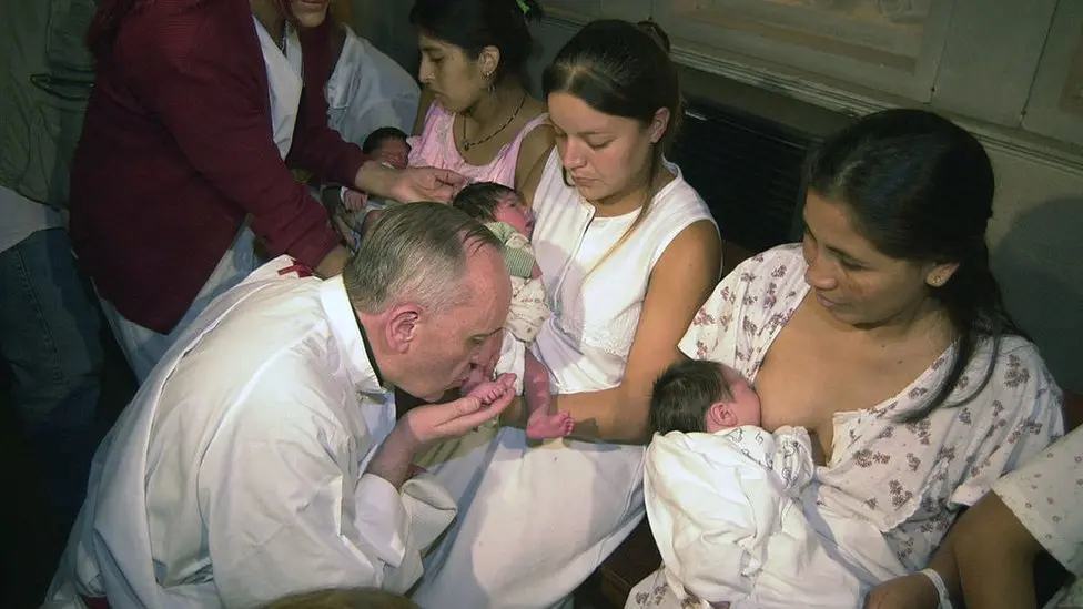 Papa Francis Bakın Kimdir, Kaç Yaşında? Neden, Hangi Hastalıktan Öldü? Papa Francis'in Hayatı ve Biyografisi