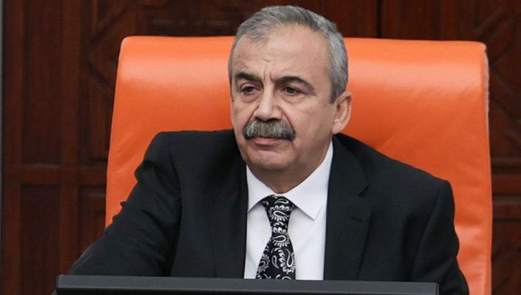 Sırrı Süreyya Önder kimdir