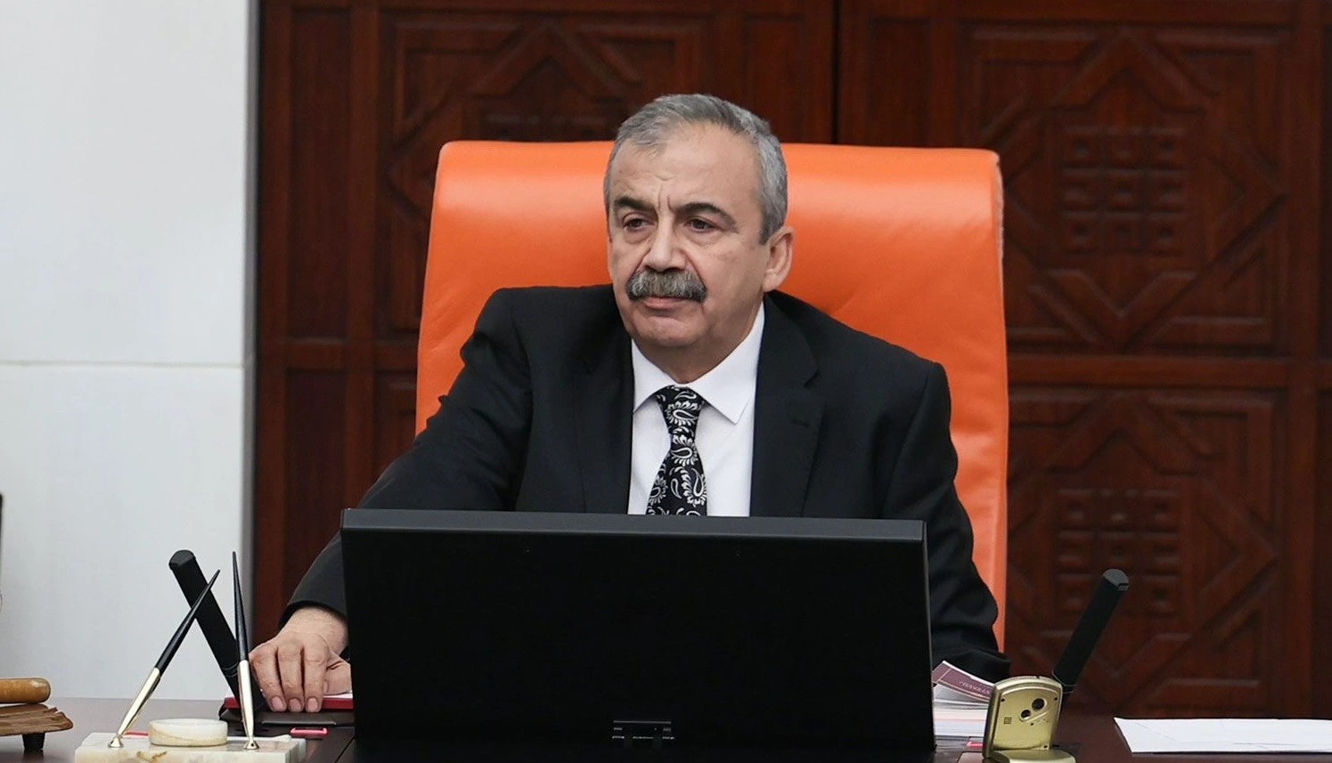 TBMM Başkanvekili Sırrı Süreyya Önder , kalp rahatsızlığı nedeniyle Şişli’de